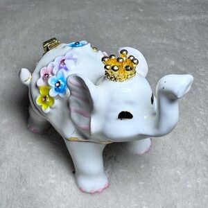 Miniature Trinket Box / WHITE ELEPHANT / Hinged/ magnetic Closure / ENAMEL